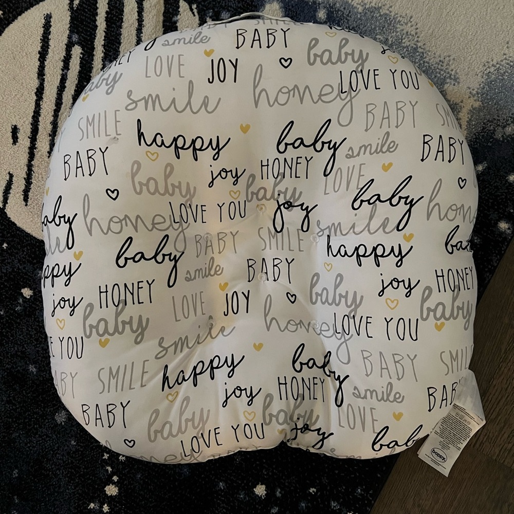 Infants Boppy Pillow Lounger